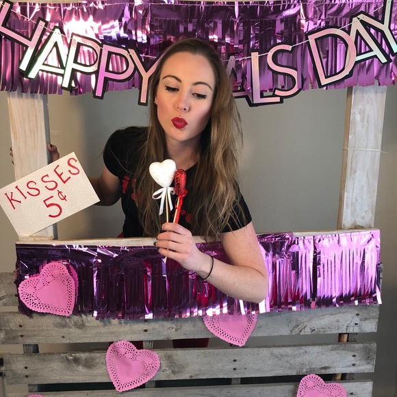 Meet your Posher/ suggested user! - Picture 3 of 8